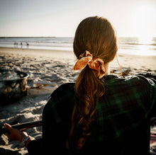 Load image into Gallery viewer, Velvet Scrunchie With a Bow - Black